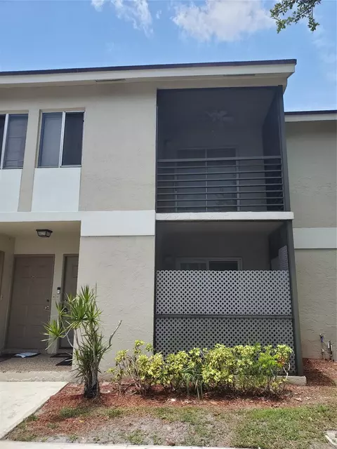 306 Gardens Dr #202, Pompano Beach, FL 33069