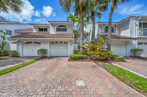 3744 NE 209th Ter, Aventura, FL 33180