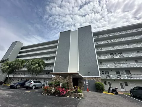 420 NE 12th #106, Hallandale Beach, FL 33009