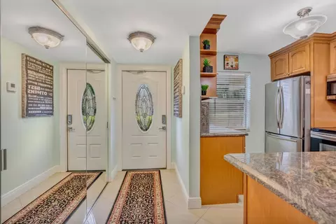 7680 NW 1st #108, Margate, FL 33063