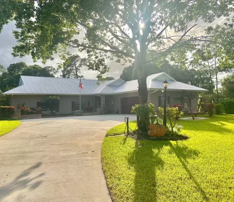 4319 Thousand Pines Dr, Fort Pierce, FL 34981