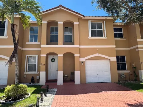 922 NW 134th, Pembroke Pines, FL 33028