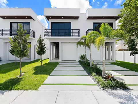 916 NE 17th Ave, Fort Lauderdale, FL 33304