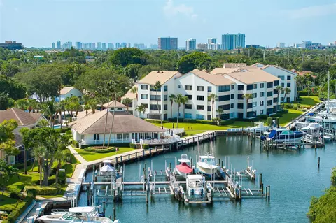 827 Oak Harbour Dr #827, Juno Beach, FL 33408