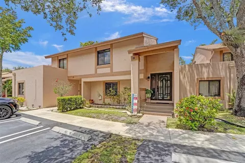 11 Chestnut #11, Hollywood, FL 33026