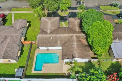 9348 NW 24th, Pembroke Pines, FL 33024