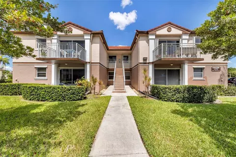 1276 SW 113th #203, Pembroke Pines, FL 33025