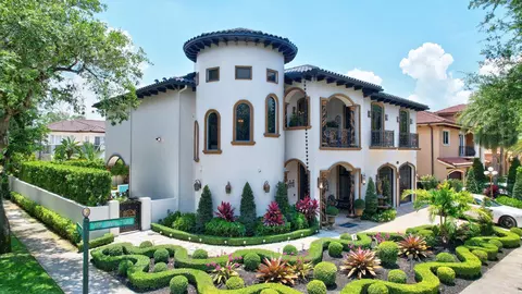 8420 NW 169 Ter, Miami Lakes, FL 33016