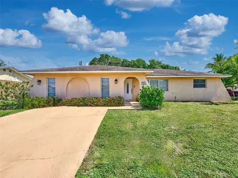 2014 7th, Lake Worth Beach, FL 33461