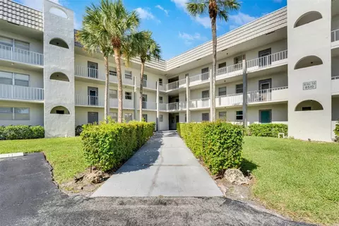 8510 Sunrise Lks #208, Sunrise, FL 33322