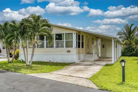 809 Putter Pl, Pompano Beach, FL 33069