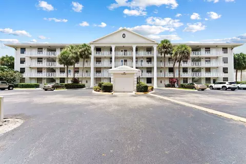 1717 Whitehall Dr #205, Davie, FL 33324