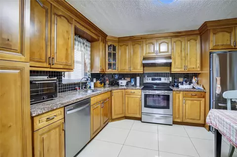 211 S Hollybrook Dr #107, Pembroke Pines, FL 33025