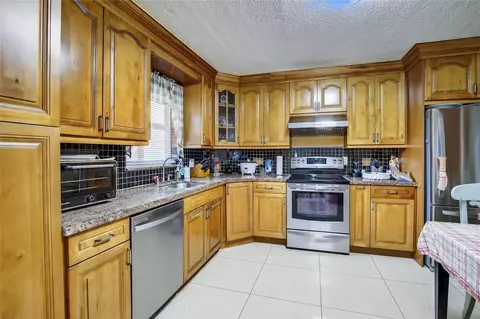 211 S Hollybrook Dr #107, Pembroke Pines, FL 33025