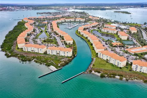 7 Harbour Isle Dr #PH04, Fort Pierce, FL 34949