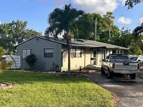 6852 SW 16th St, Pembroke Pines, FL 33023
