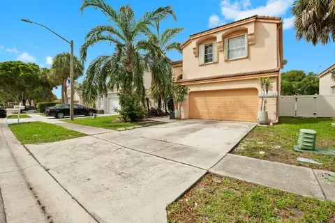 1474 NW 153rd Ln, Pembroke Pines, FL 33028