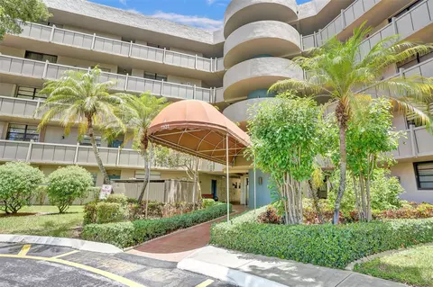 1101 Colony Point Cir #403, Pembroke Pines, FL 33026