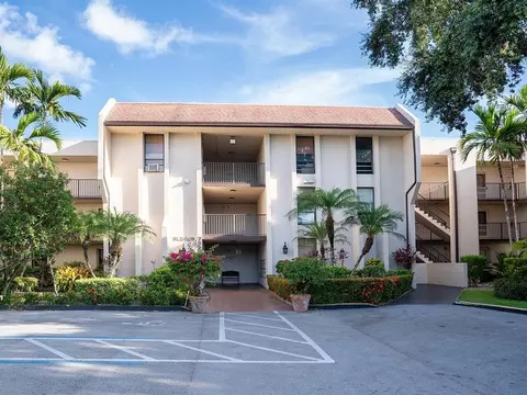 7850 W Mcnab Rd #301, Tamarac, FL 33321