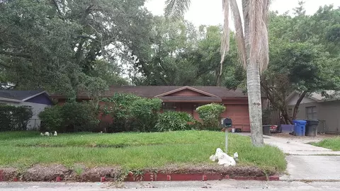 4415 Dolphin Dr, Tampa, FL 33617