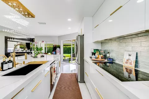 154 Coventry Pl, Palm Beach Gardens, FL 33418