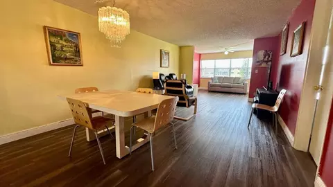 9540 Sunrise Lks #206, Sunrise, FL 33322