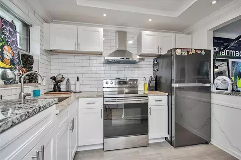 1638 Embassy #308, West Palm Beach, FL 33401
