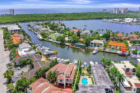 1368 Bayview Dr, Fort Lauderdale, FL 33304