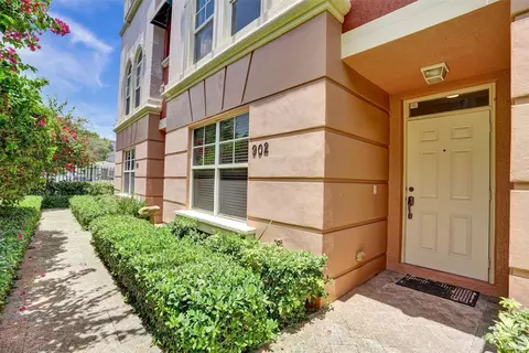 1033 NE 17th #902, Fort Lauderdale, FL 33304