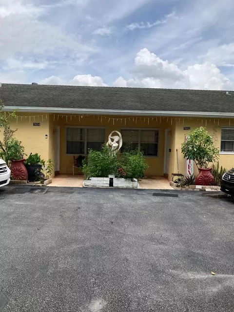 7652-7654 NW 73rd Ter #1-2, Tamarac, FL 33321