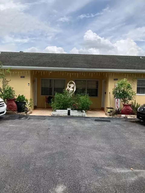 7652-7654 NW 73rd, Tamarac, FL 33321