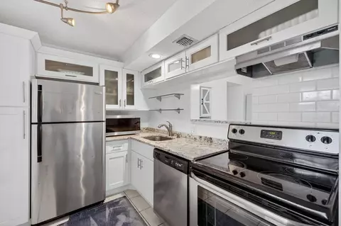 3300 N Palm Aire Dr #706, Pompano Beach, FL 33069