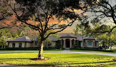 11899 W Ridgeview Dr, Davie, FL 33330