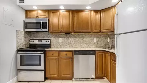 3111 Oakland Shrs #F108, Oakland Park, FL 33309
