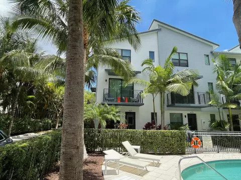 621 NE 22nd Dr, Wilton Manors, FL 33305