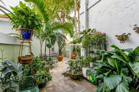 4112 W Palm Aire #121B, Pompano Beach, FL 33069