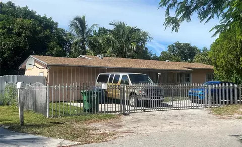 427 NE 160th St, Miami, FL 33162