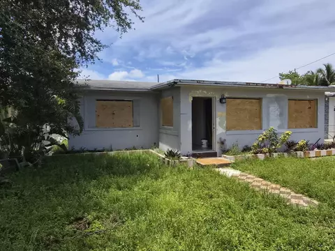 2335 Roosevelt St, Hollywood, FL 33020