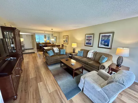575 Oaks Ln #209, Pompano Beach, FL 33069