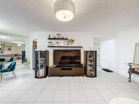 6555 W Broward Blvd #208, Plantation, FL 33317