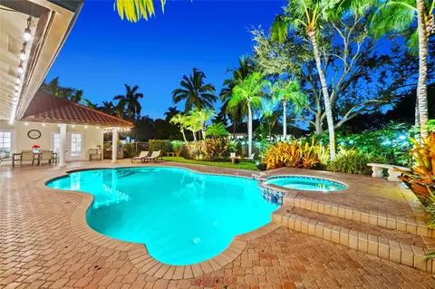 13841 Alexandria Ct, Davie, FL 33325