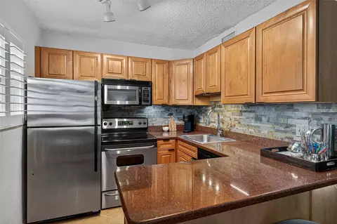 2660 NE 8th Ave #208, Wilton Manors, FL 33334