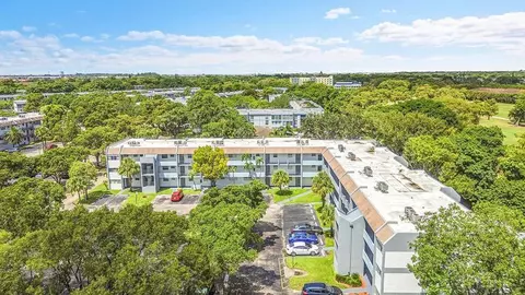 8351 Sands Point Blvd #105, Tamarac, FL 33321