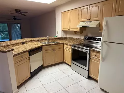 2205 S Cypress Bend Dr #307, Pompano Beach, FL 33069