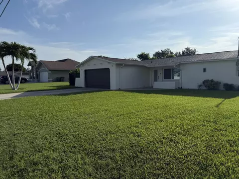 525 SE 11th Ct, Cape Coral, FL 33990