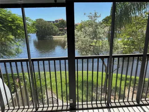 2334 S Cypress Bnd #208, Pompano Beach, FL 33069