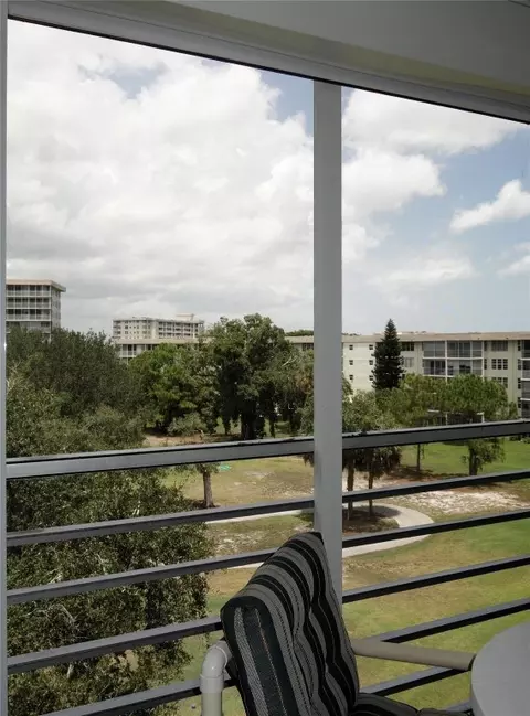 545 Oaks #508, Pompano Beach, FL 33069