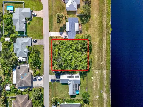 1022 SW Sultan, Port St Lucie, FL 34953