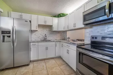 2721 Garden #310, Lake Worth, FL 33461