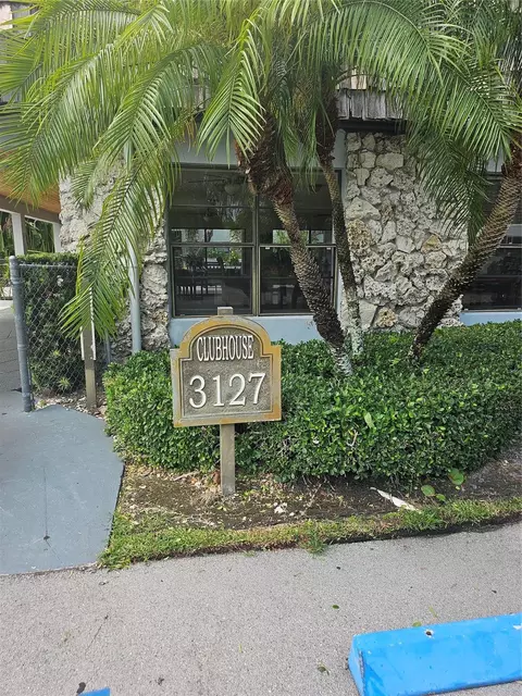 3105 Oakland Shores Dr #J-101, Fort Lauderdale, FL 33309